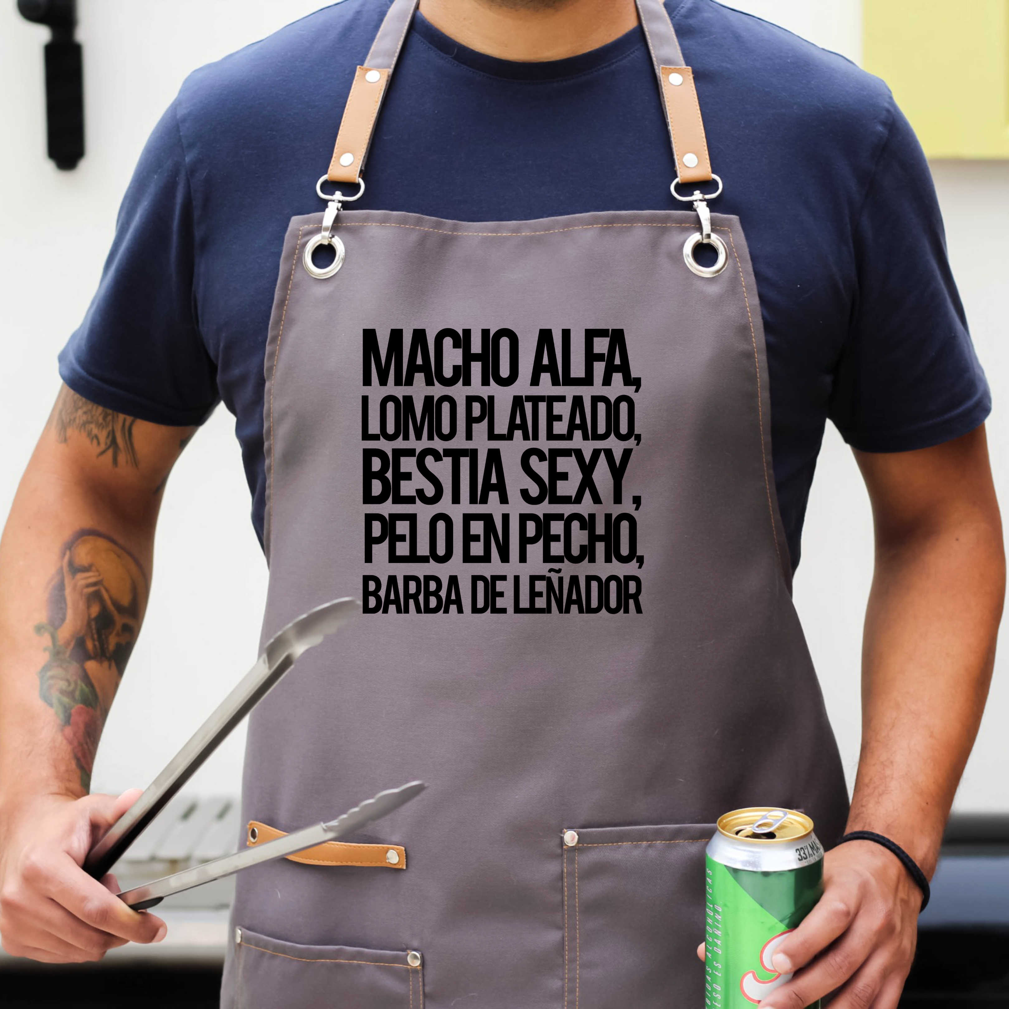 Mandil Macho alfa, lomo plateado, bestia sexy, pelo en pecho, barba de leñador