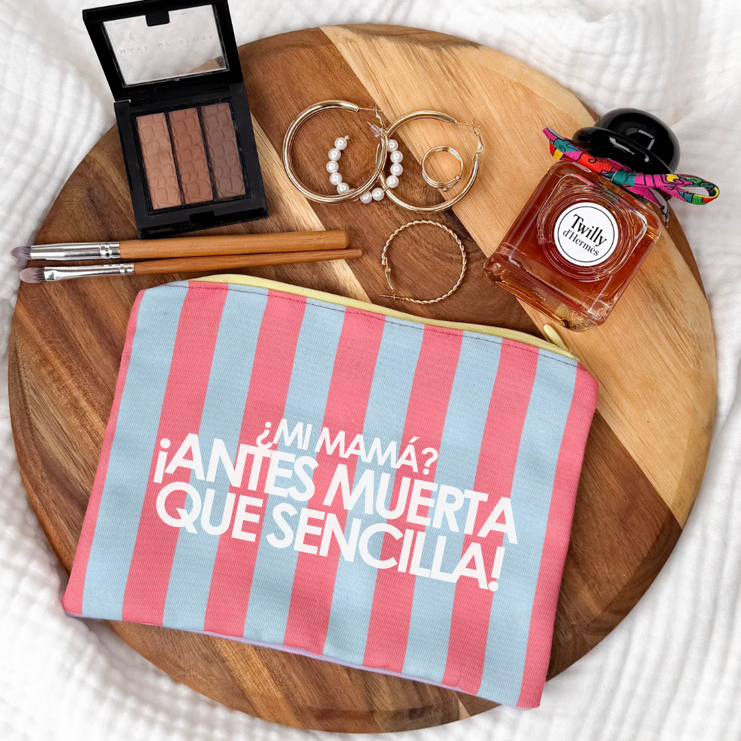 Neceser Mamá - ¿Mi mamá? ¡Antes muerta que sencilla!