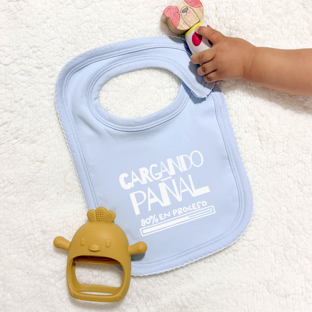 Babero - Cargando Pañal