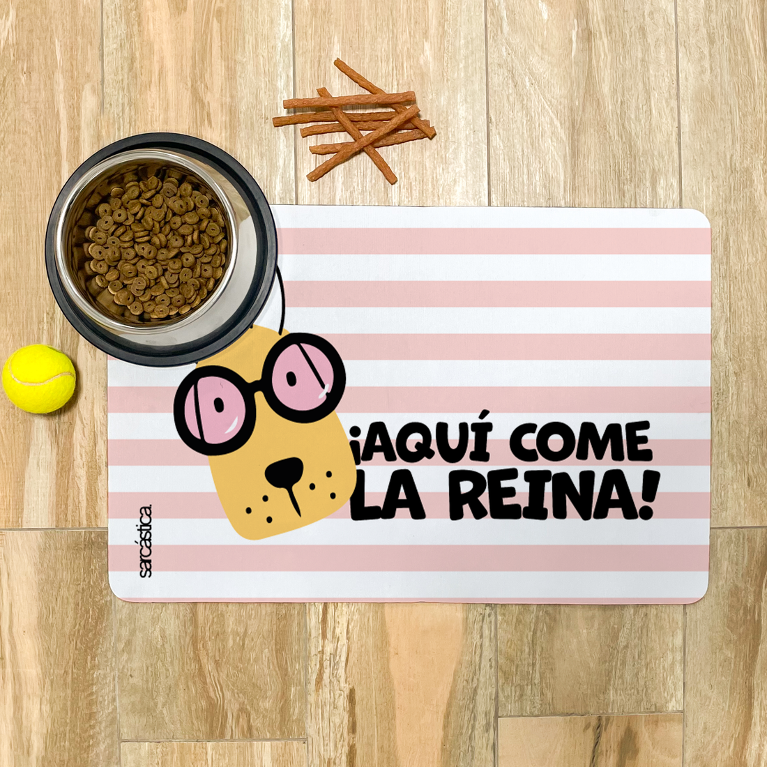 Tapete de Comida Mascotas ¡Aquí come la Reina! (Rayas Rosadas)