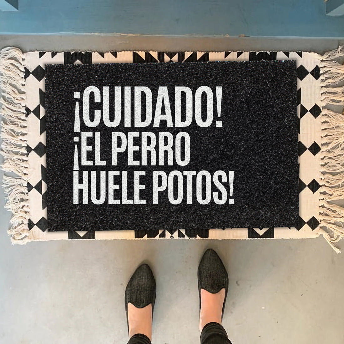 Felpudo ¡Cuidado! ¡El perro huele potos!