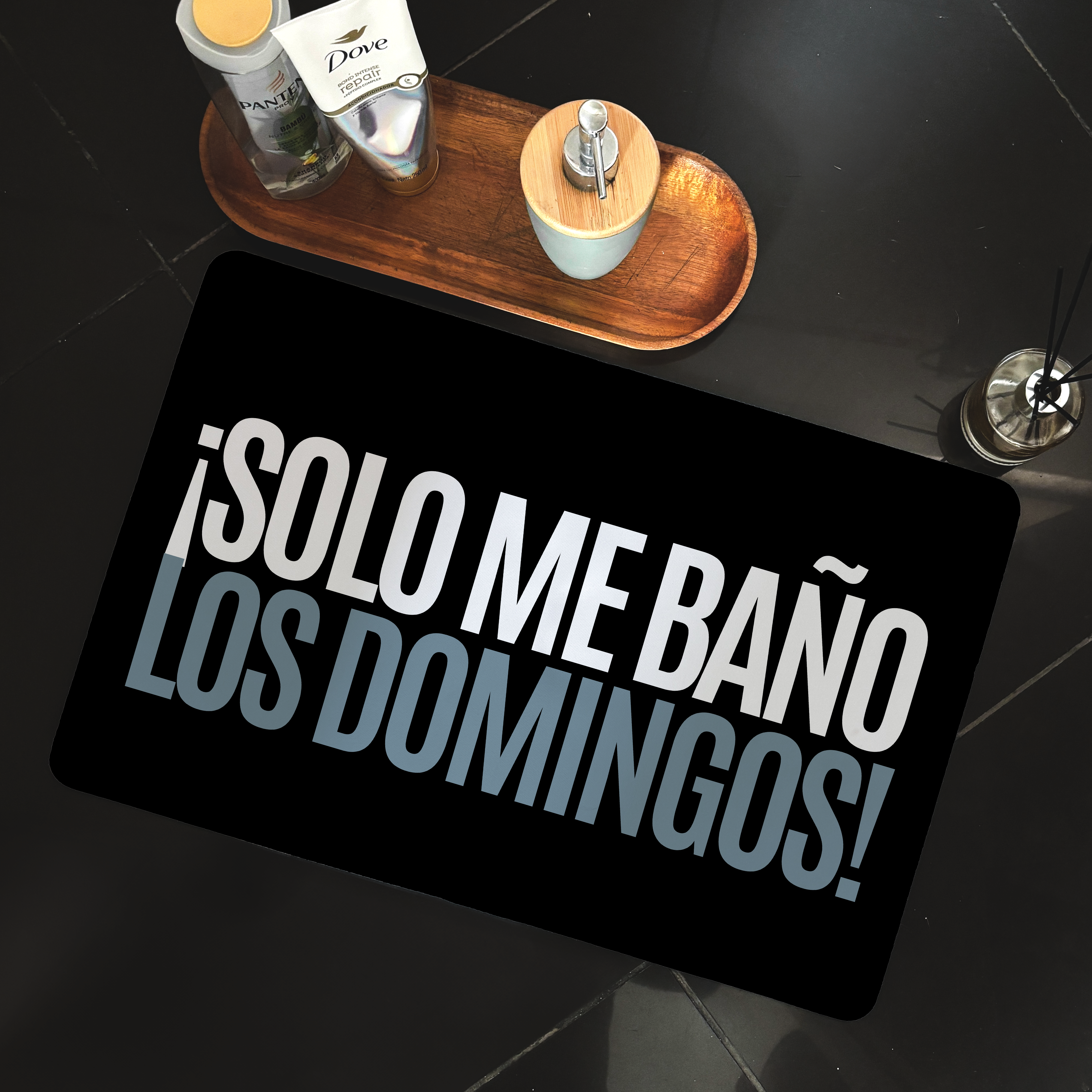 Tapete para baño - Solo me baño los domingos BLACK