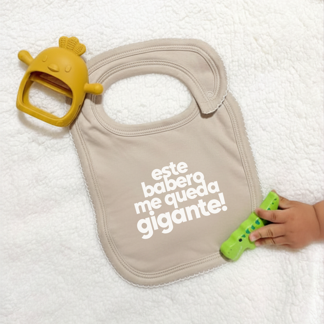 Babero - Este babero me queda gigante!