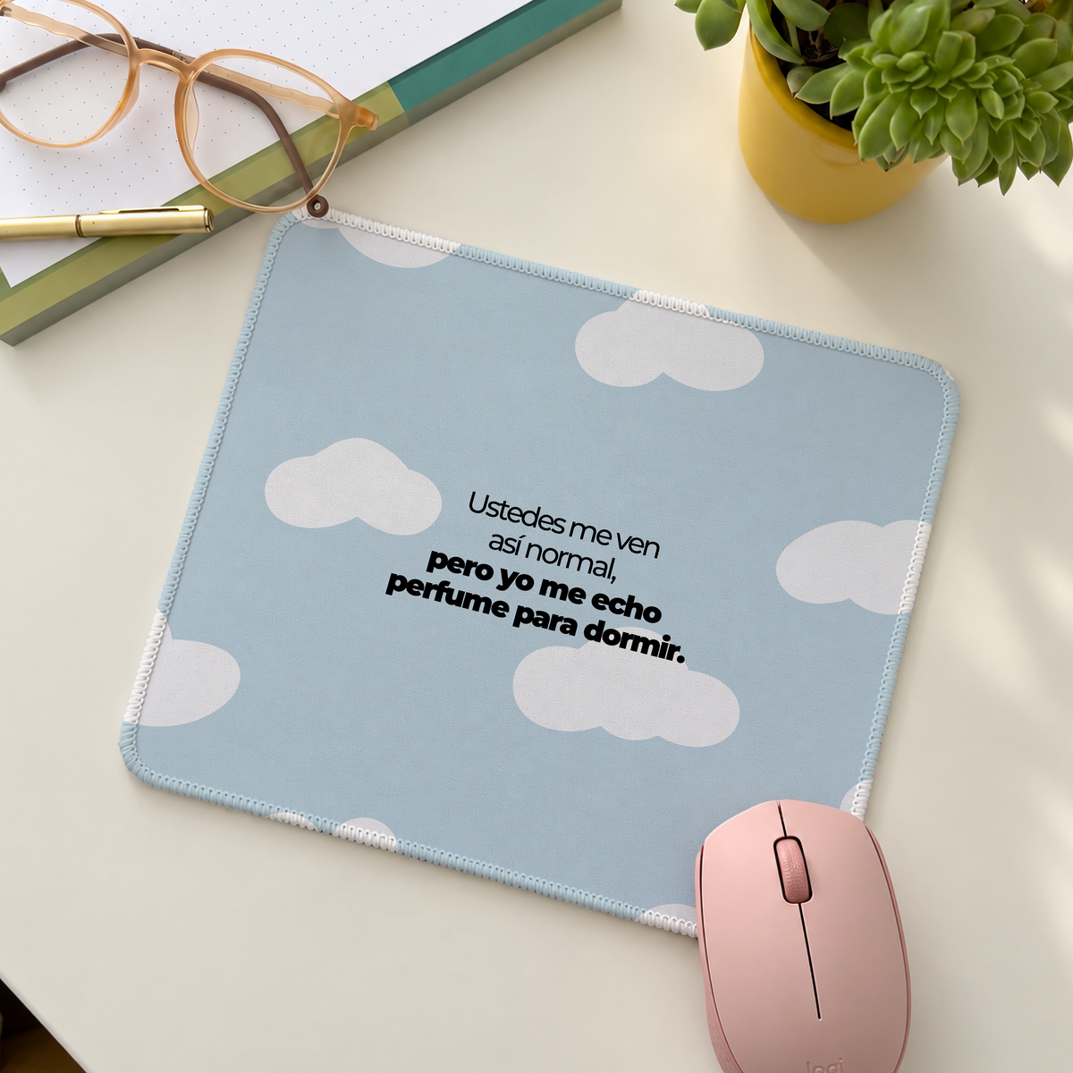 Mousepad Colección 2027 - Me hecho perfume antes de dormir
