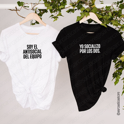 Polos Match Pareja: Soy el antisocial del equipo - Yo socializo por los dos