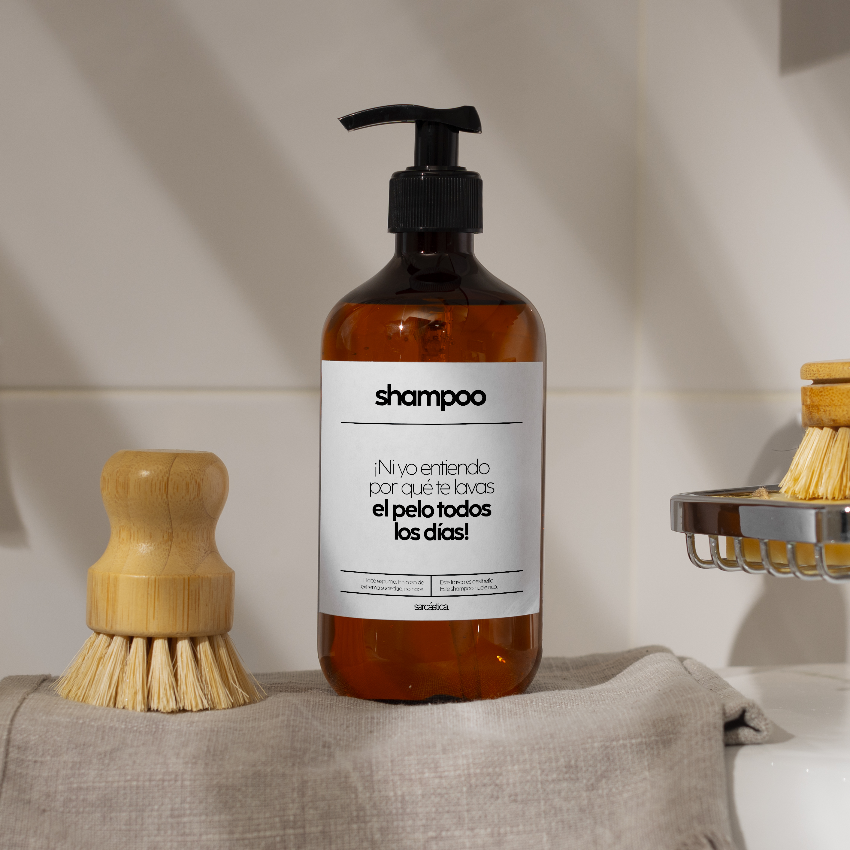Dispensador [Shampoo] - Ni yo entiendo por qué te lavas el pelo todos los días!