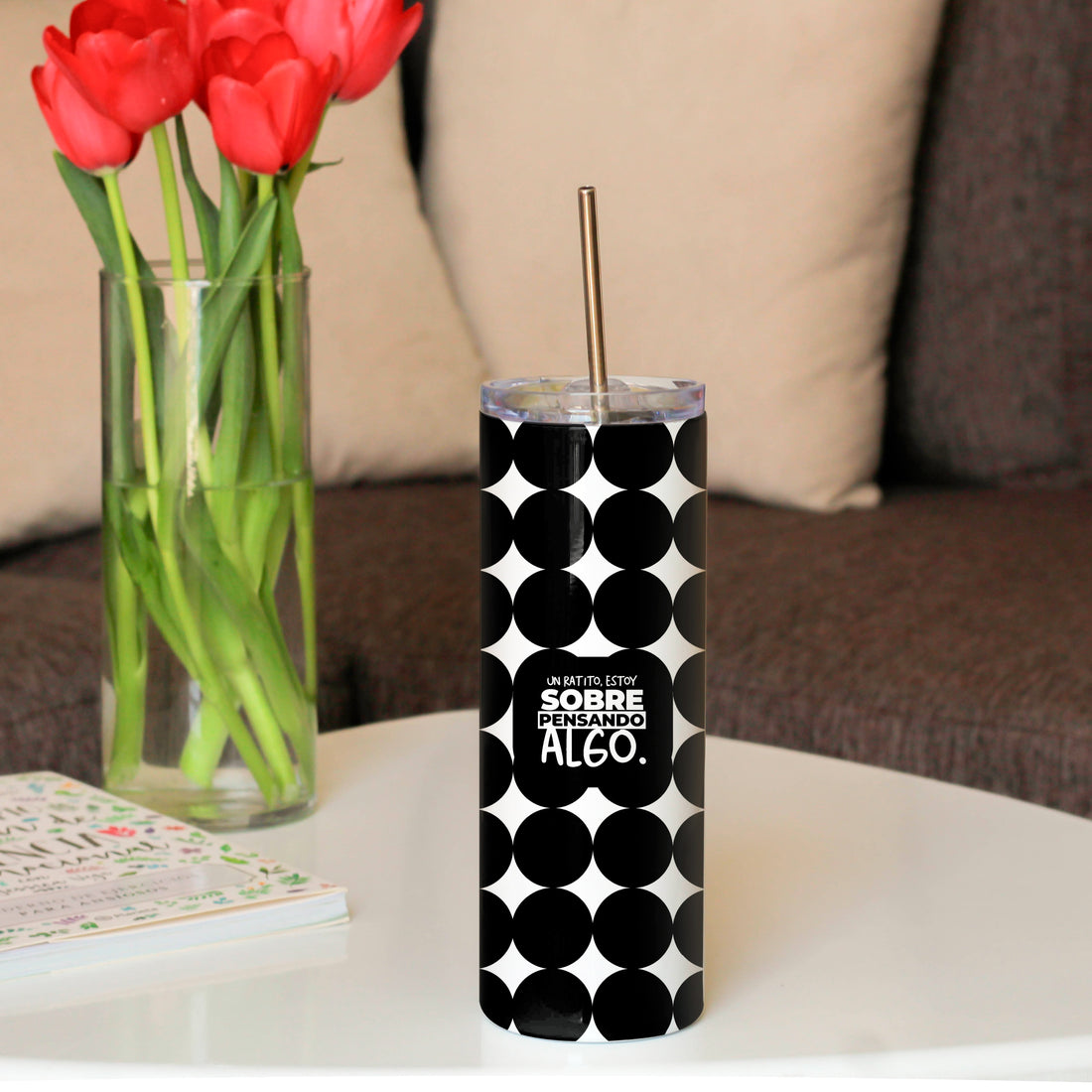 Tumbler Sobrepensando algo.