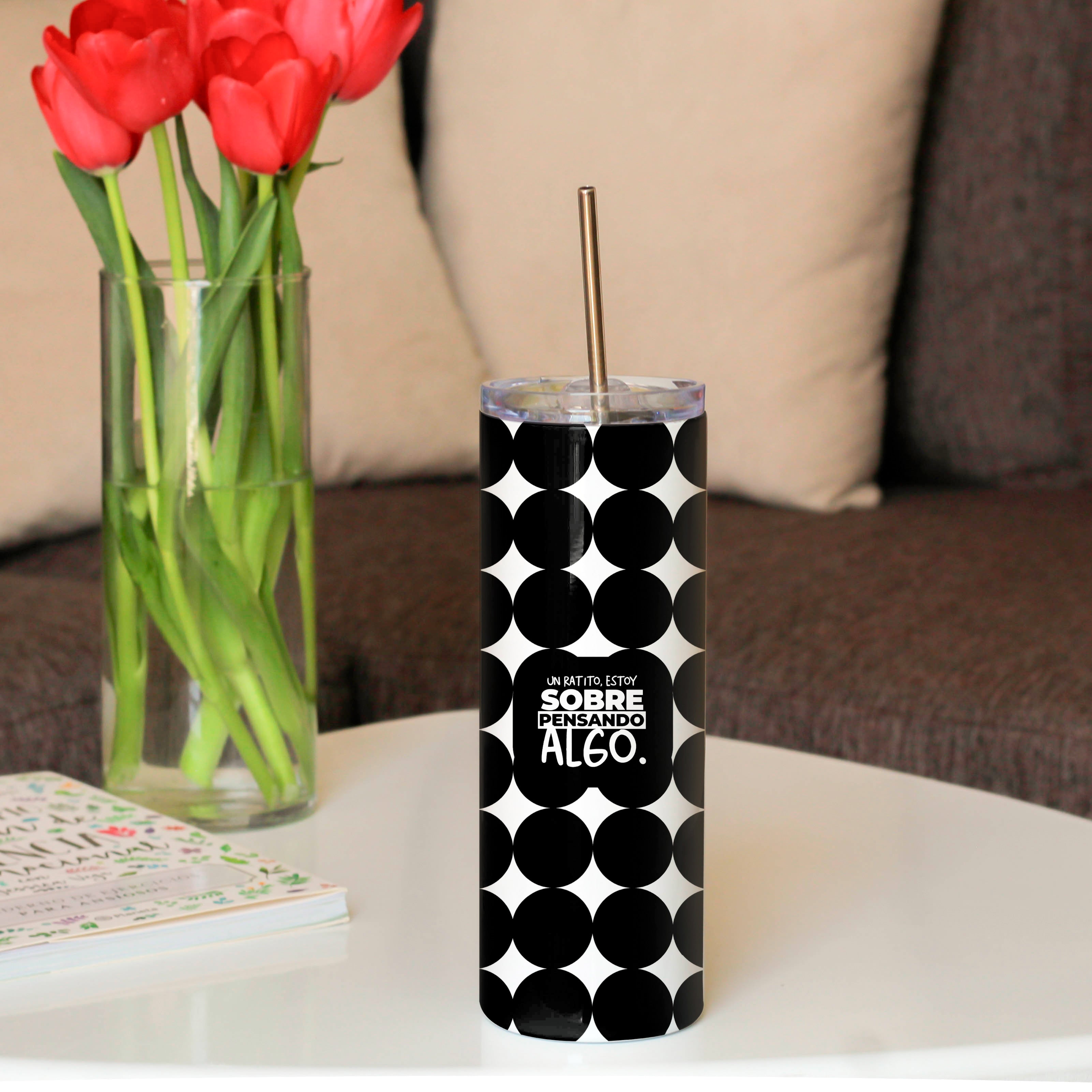 Tumbler Sobrepensando algo.