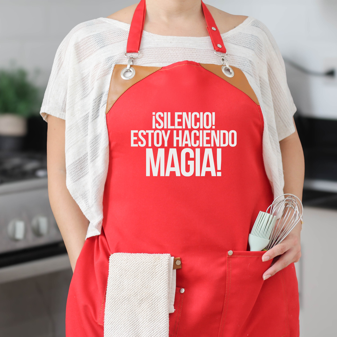 Mandil ¡Silencio! Estoy haciendo magia!