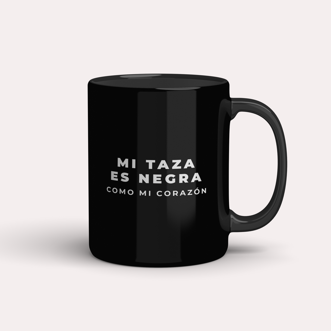 Taza Negra como mi corazón