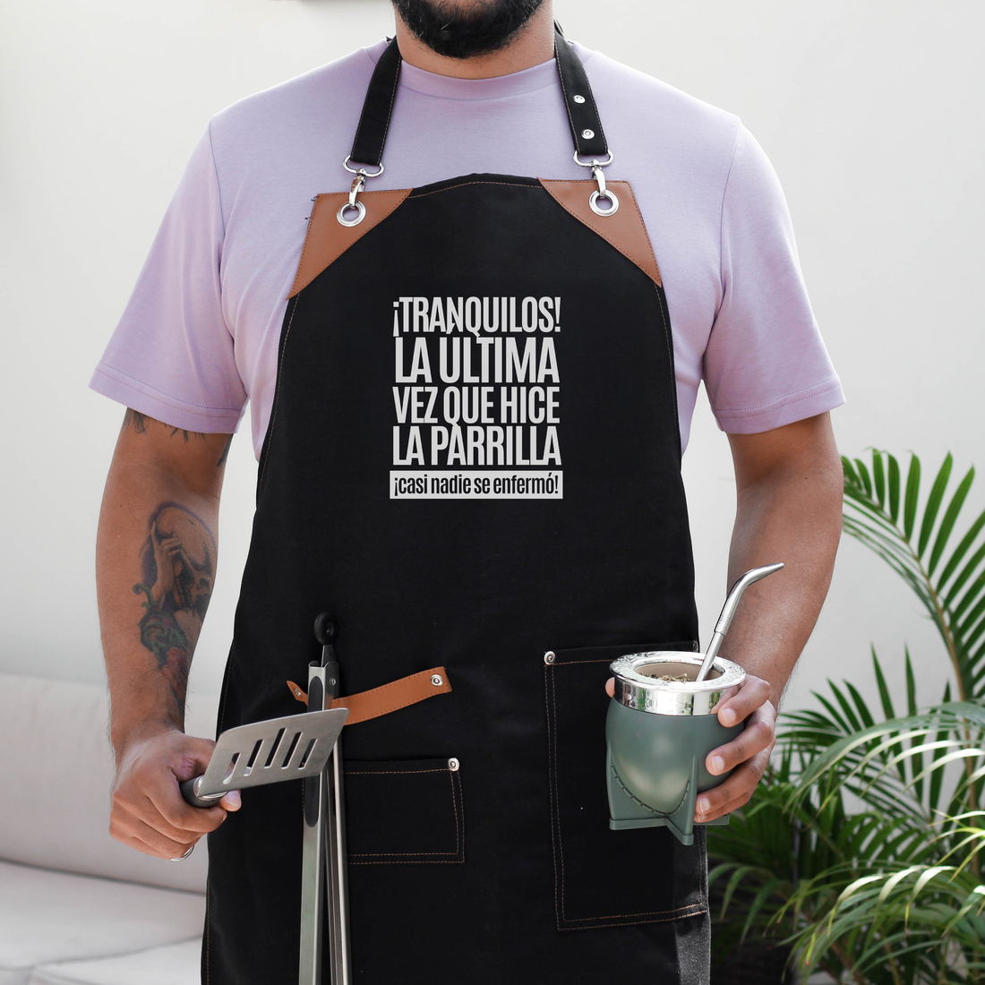 Mandil ¡Tranquilos! la última vez que hice la parrilla ¡Casi nadie se enfermó!