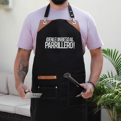 Mandil ¡Denle un beso al parrillero!