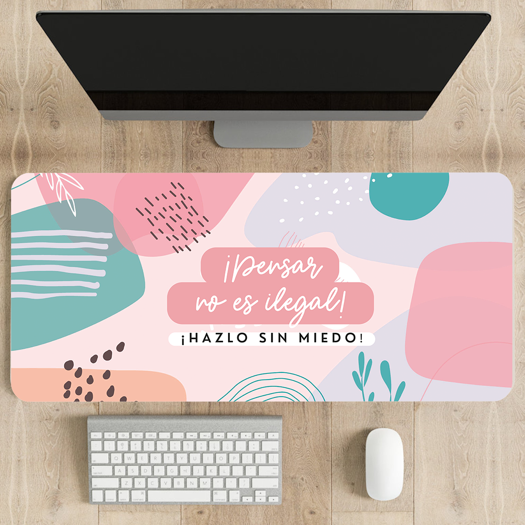 Mousepad ExtraLarge Pensar no es ilegal