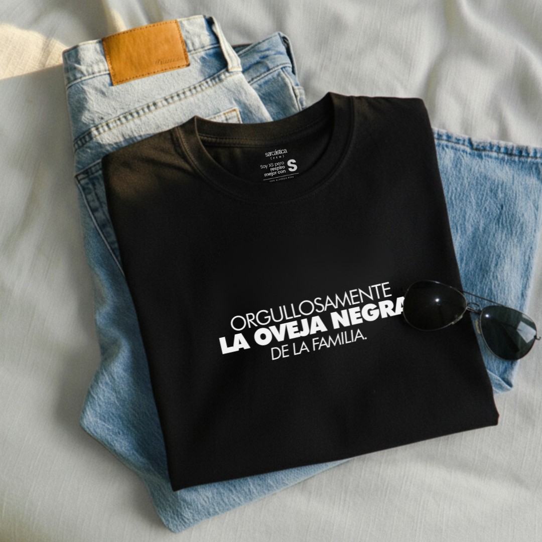 Polo Mujer Orgullosamente la oveja negra de la familia.